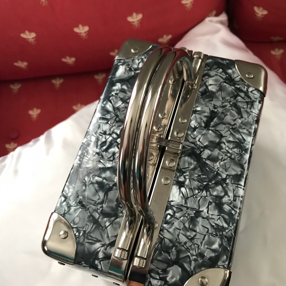 Purse - Picture 3 of 8